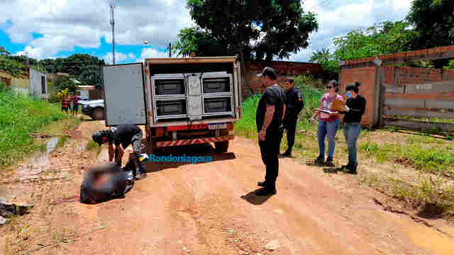 Corpo enrolado em saco plástico é encontrado dentro de vala na zona leste da capital