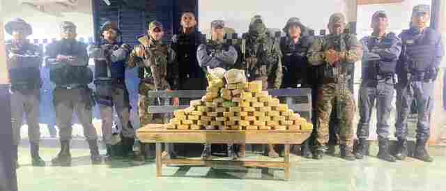 Ação conjunta entre PMs de Mato Grosso e Rondônia prende quadrilha com 80 quilos de cocaína e carros