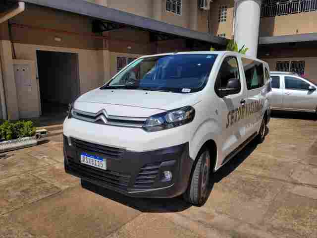 Deputado Alex Silva entrega minibus à Paróquia São Luiz Gonzaga em Porto Velho