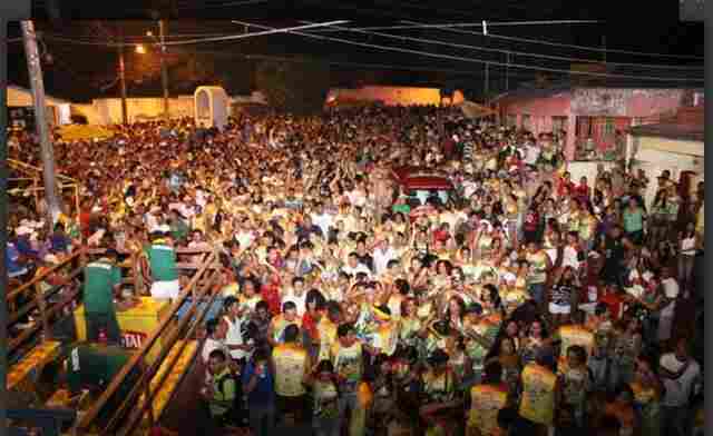 Ensaio: bloco Até Que A Noite Vire Dia esquenta os tamborins
