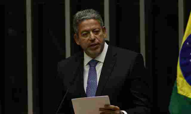 Arthur Lira é reeleito para presidência da Câmara dos Deputados
