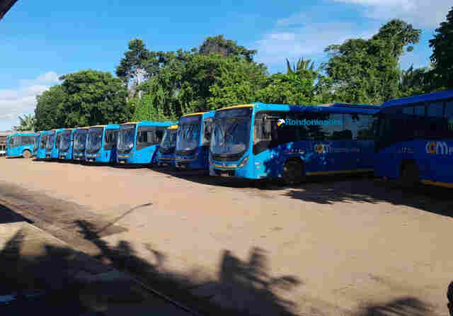 Por falta de salários, motoristas e cobradores paralisam transporte coletivo na capital