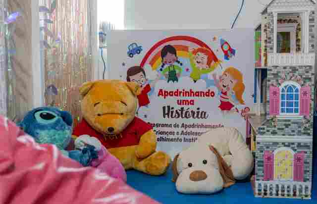 Voluntários podem se cadastrar para participar do Programa Apadrinhando uma História
