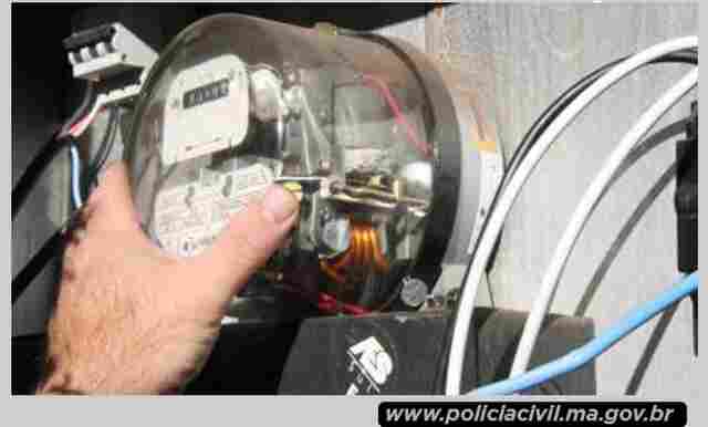 Dono de restaurante é preso furtando energia