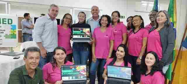 Deputado Ismael Crispin entrega 171 notebooks para professores de Alta Floresta D’Oeste