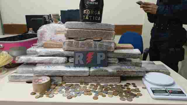  PM encontra 25 quilos de droga em apartamento, em frente a cemitério