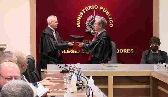 Procurador-Geral de Justiça é reconduzido ao cargo e destaca a caminhada para elevar o MP com a ajuda de todos que o integram