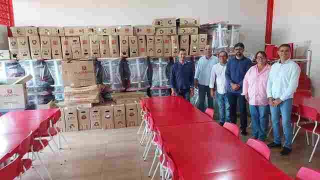 Deputado Ismael Crispin fortalece educação em três escolas de Nova Brasilândia D’Oeste com equipamentos tecnológicos e mobília