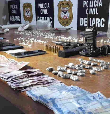 Denarc prende dois e apreende arma, veículos e grande quantidade de drogas nas proximidades da rodoviária