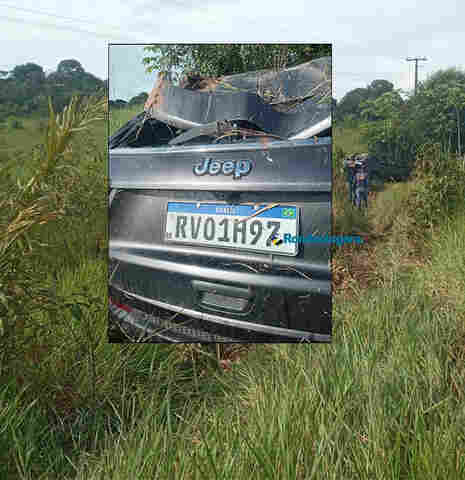 Pedestre morre atropelado na BR-364 e motorista de carro envolvido desaparece