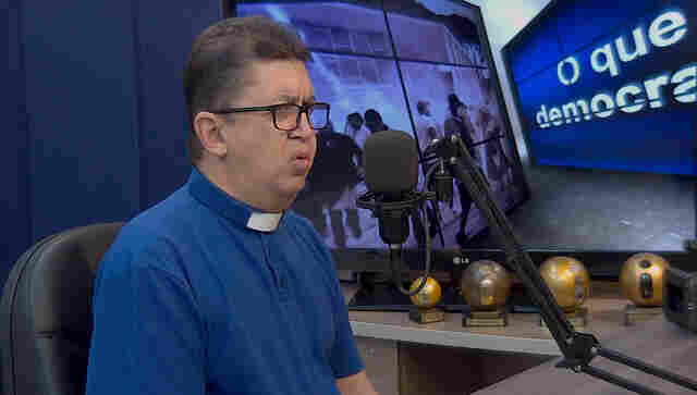 Fome é alarmante em Porto Velho, diz Padre Geraldo em entrevista ao Videocast O Poder do Voto