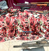 Polícia Civil apreende armas e prende homem que fez ameaças de ataques a escola em Extrema