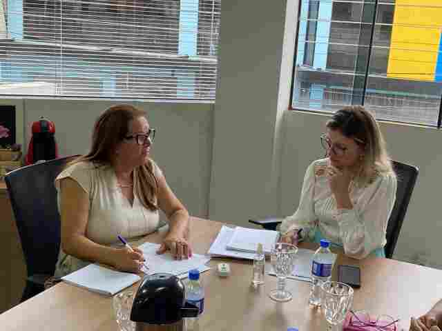 Sindeprof entrega pauta de reivindicação dos servidores da Educação Municipal