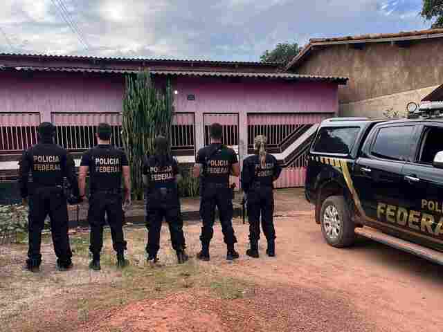 PF cumpre mandados em operação iniciada após apreensão de cocaína em caminhão cegonha