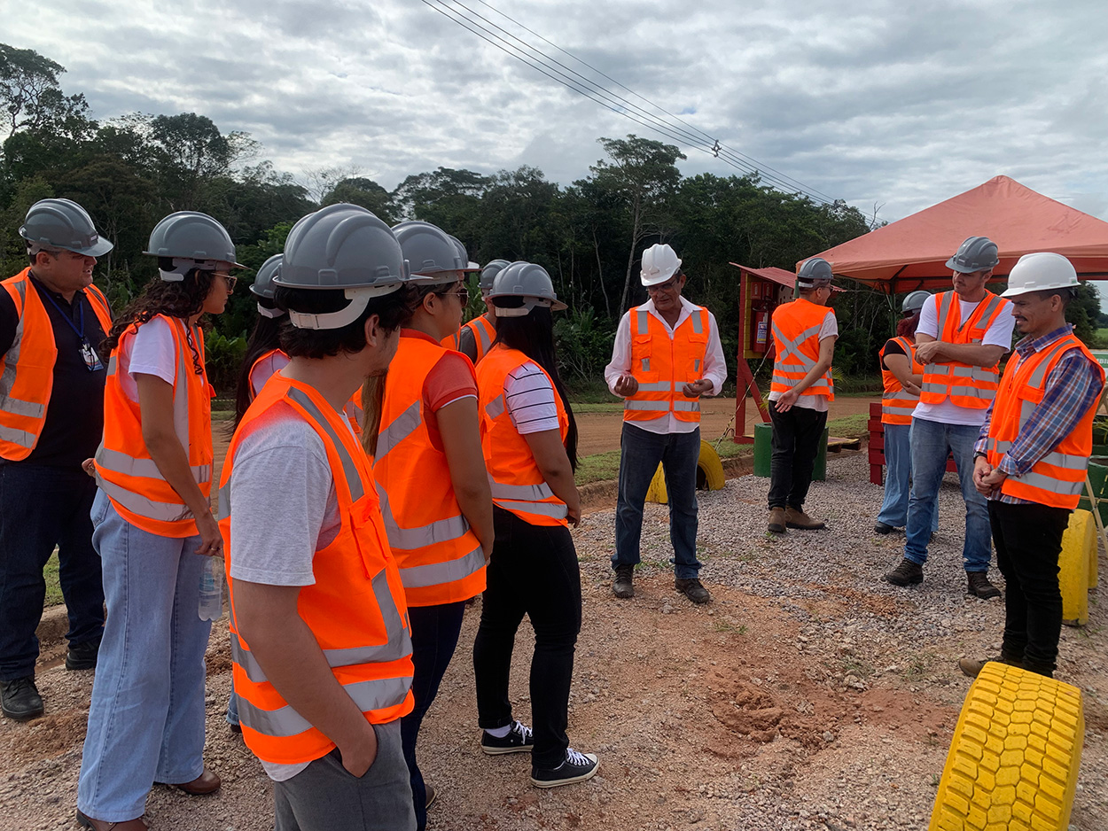Acadêmicos de Engenharia Ambiental da UFAM realizam visita técnica ao Ecoparque Porto Velho