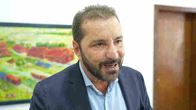 Prefeito autoriza a contratação de 158 professores e 49 merendeiros para escolas