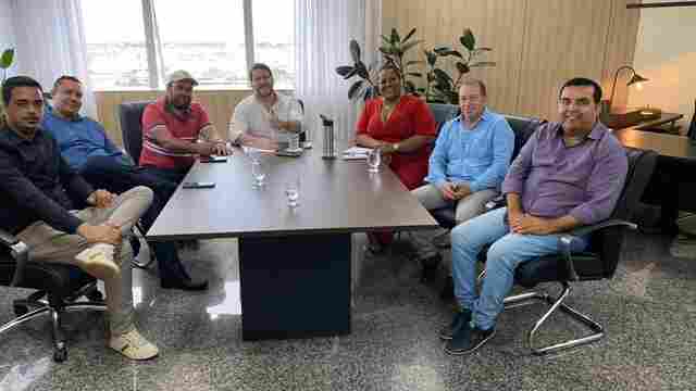 Representantes de laticínio buscam apoio para permanência de empresa em Rondônia