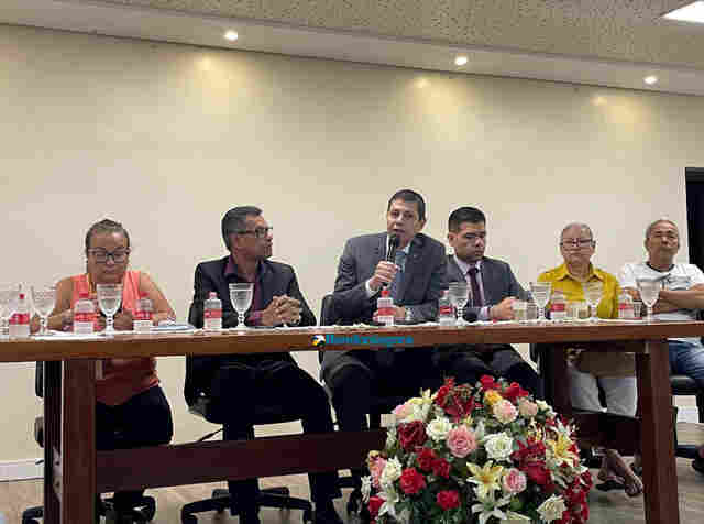 Professores do ex-território que estavam com dinheiro retido irão receber crédito