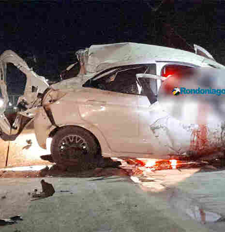 Ladrão morre após roubar carro e colidir veículo na BR-364, em Porto Velho