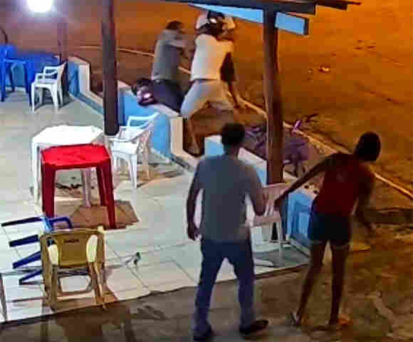 Dois morrem em troca de tiros em bar de Vilhena