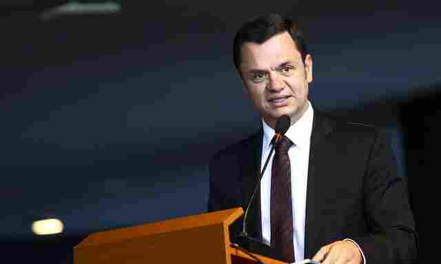 STF manda soltar ex-ministro da Justiça de Bolsonaro, mas ordena uso de tornozeleira