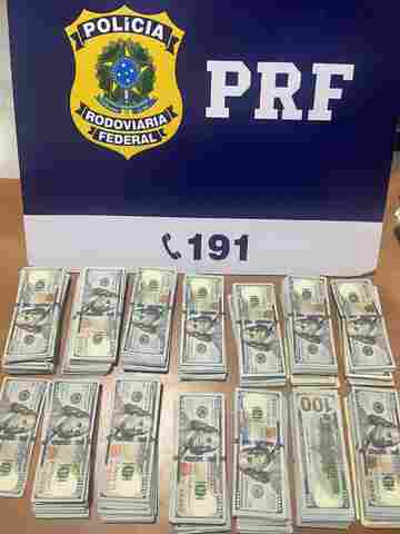 PRF apreende US$ 130 mil que estavam enrolados  no corpo de jovem em Porto Velho