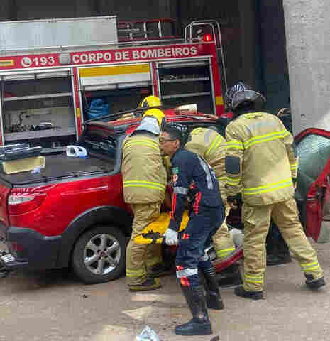 Grave acidente em viaduto deixa quatro pessoas feridas em Porto Velho