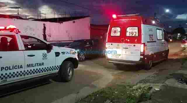 Adolescente esfaqueia o padrasto várias vezes e diz que vítima ameaçou sua vó e a mãe