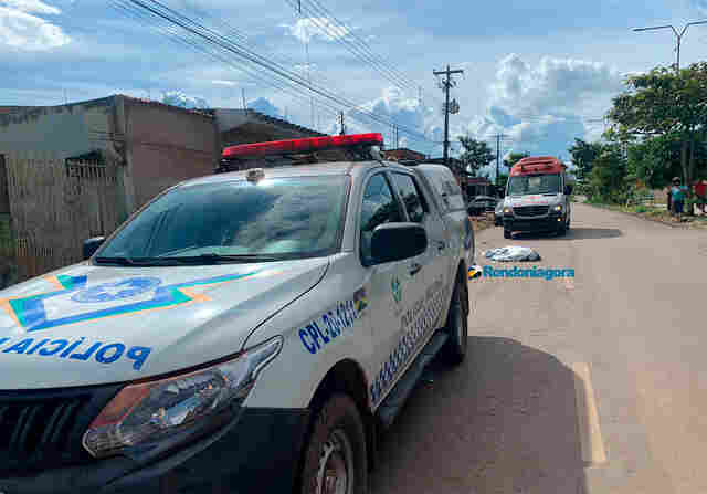 Homem é encontrado morto no meio da rua na capital; vítima foi esfaqueada