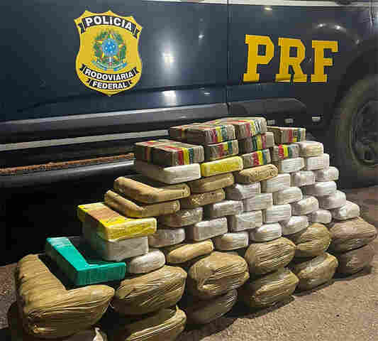 PRF apreende quase 60 kg de drogas após perseguição na BR-364, em Porto Velho