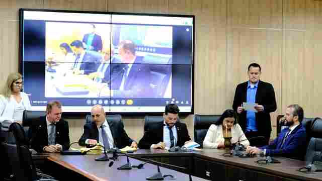 Comissão da Assembleia discute direito prioritário a pessoas com autismo na saúde pública do estado