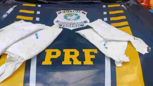 Mulher é presa com droga enrolada ao corpo dentro de táxi