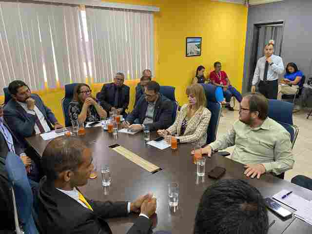 Ellis Regina que Prefeitura e Estado vão definir ações para evitar quebradeira em ruas asfaltadas da capital