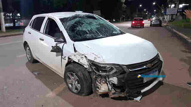 Capotamento: selfie com milk-shake em carro por pouco não acaba em tragédia