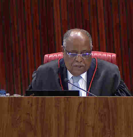 TSE começa julgamento que pode levar à inelegibilidade de Bolsonaro; siga ao vivo
