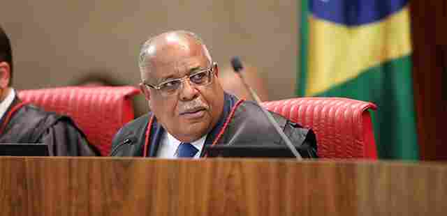 Relator vota pela inelegibilidade de Bolsonaro por 8 anos a partir das eleições  de 2022