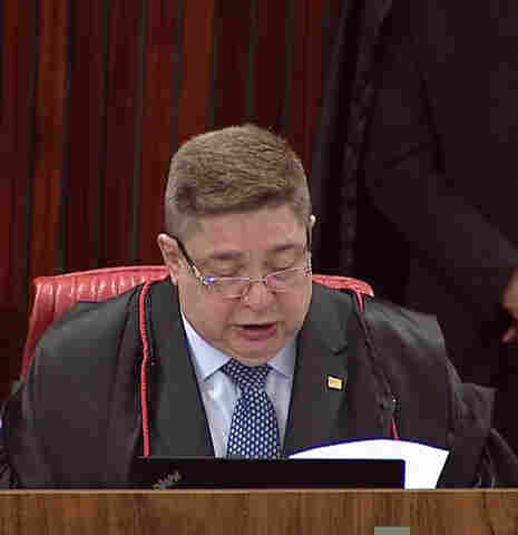 Ao vivo: TSE retoma julgamento que pode levar à inelegibilidade de Bolsonaro