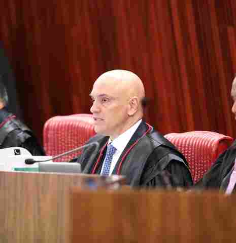 TSE condena Bolsonaro e declara inelegibilidade do ex-presidente por 8 anos