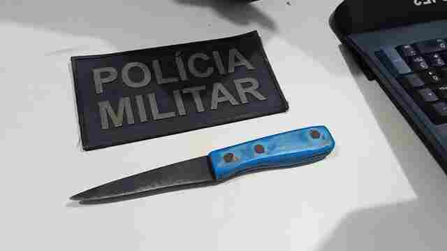 Homem leva três facadas em frente de mercado; acusado diz que foi contratado para matar vítima