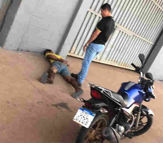 Foragido é preso com motocicleta roubada