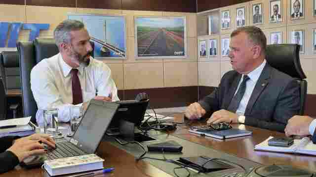 Em Brasília, Mosquini cobra do DNIT que a cada 100 km tenha uma equipe de manutenção da BR