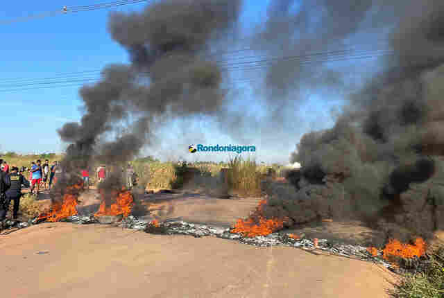 Manifestantes fecham vias do bairro Cascalheira em protesto contra reintegração de área