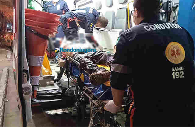 Bandidos em moto atacam homem a tiros no centro da capital