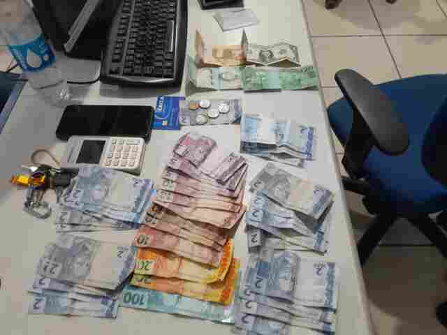 Motociclista ladrão de mulheres é preso pela PM após roubos