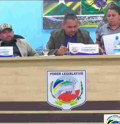 Câmara de Candeias cassa mandato do prefeito Valteir Queiroz