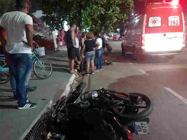 Carro avança preferencial e causa grave acidente envolvendo motociclista