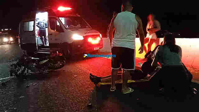 Colisão entre motos deixa dois homens feridos na BR-364, em Porto Velho