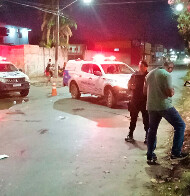 PM prende envolvido em assassinato em frente a boate na capital; mulher é investigada