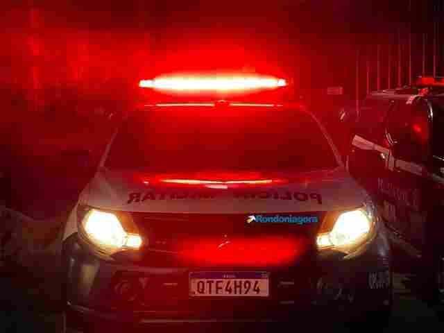 Criminosos amarram jovem e fogem levando moto e televisão