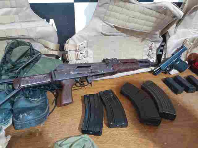 Trio envolvido em crimes de “cangaço” é preso com armamento pesado e é suspeito de roubos na Polícia Técnica e Aeroclube